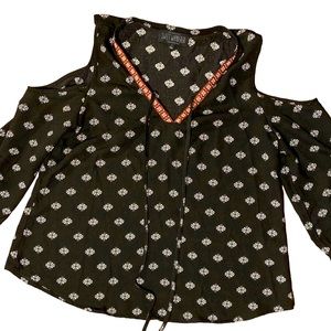 Lg Sweet Wanderer black off the shoulders top